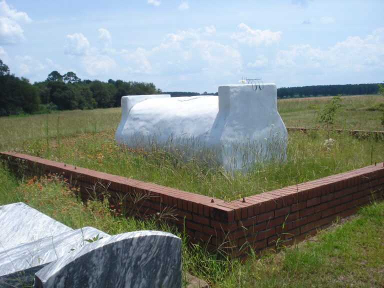 Harrison Cemetery: A Hauntingly Beautiful Landmark in Rural Alabama