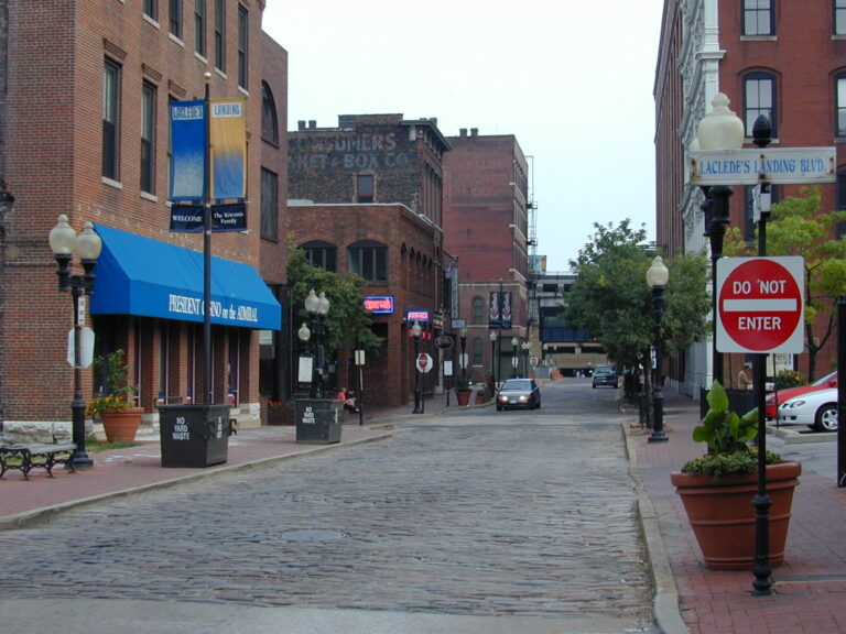 Laclede’s Landing: A Historic Haunt Worth Visiting