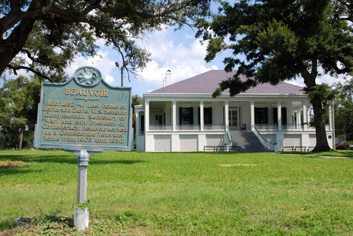 Featured image for Jefferson Davis Home: History, Hauntings, and Paranormal Investigations