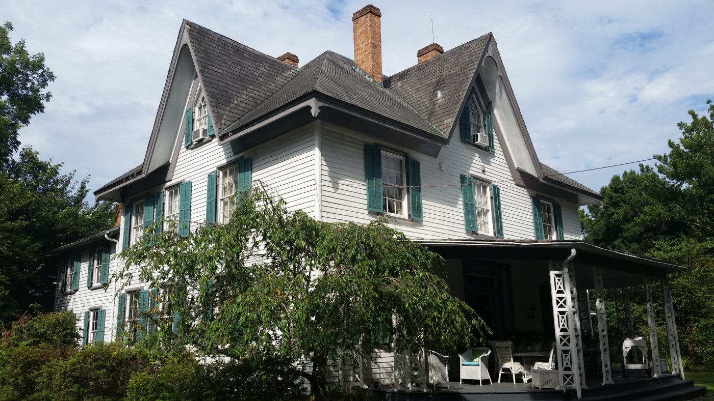 Featured image for Edgewood Plantation: A Portal to History and Mystery