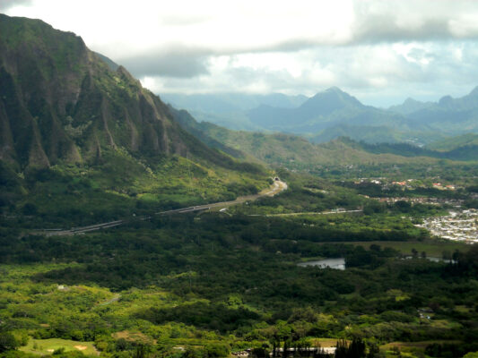 Featured image for Pali Lookout: A Haunting Historical Landmark in Oahu